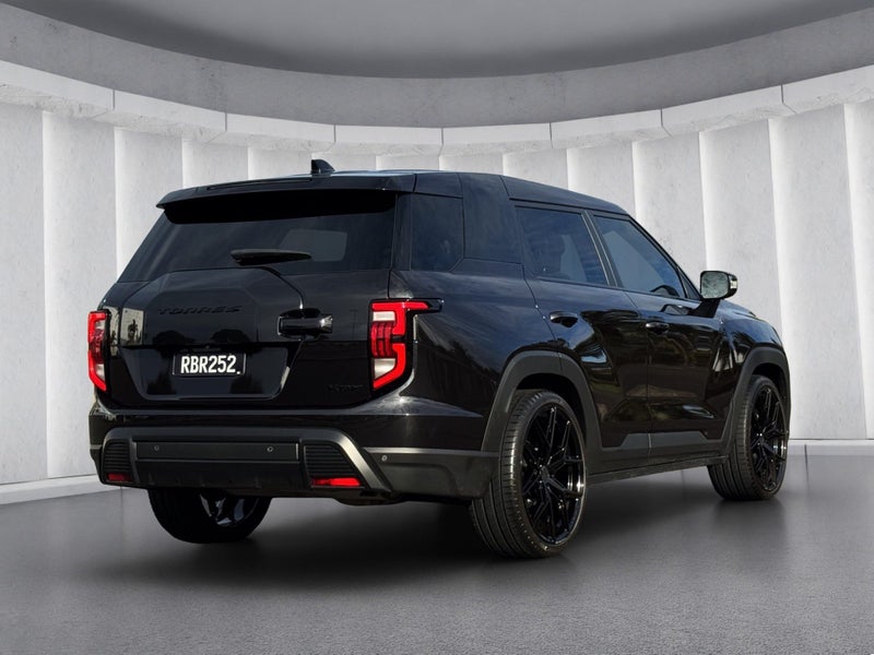 2025 KGM Torres R/T BLACK OUT DEMO image 4