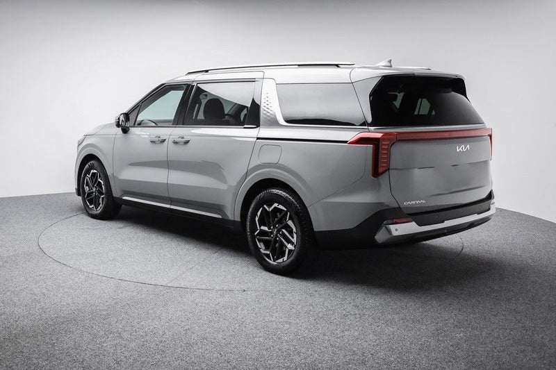 2025 Kia Carnival Deluxe 2.2 Diesel 8AT image 5