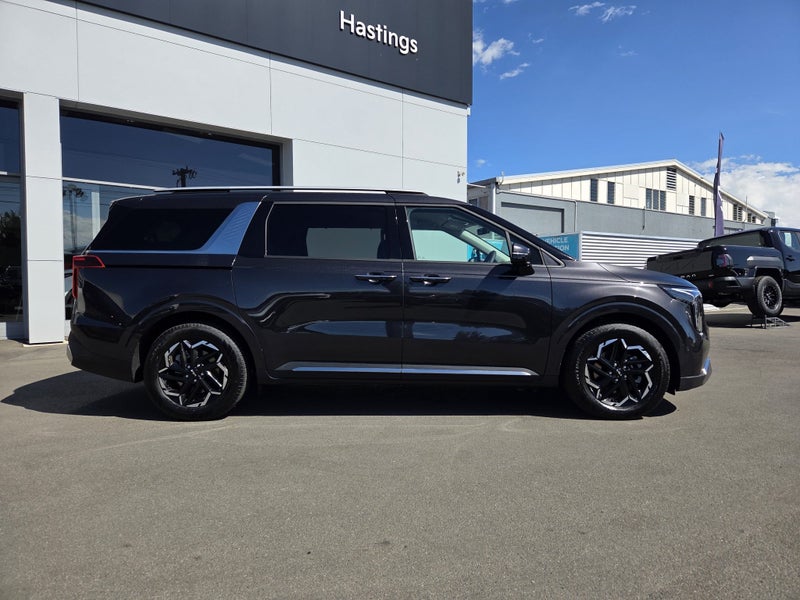 2025 Kia Carnival DELUXE 2.2D 8-SEATER image 2