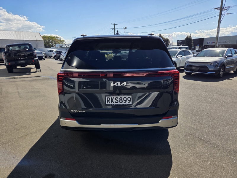 2025 Kia Carnival DELUXE 2.2D 8-SEATER image 5