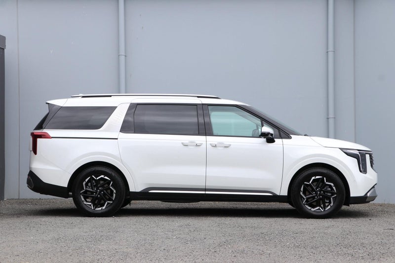 2025 Kia Carnival Deluxe 2.2DT/8AT image 3