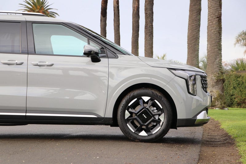 2025 Kia Carnival Premium 2.2 Diesel 8A/T image 4