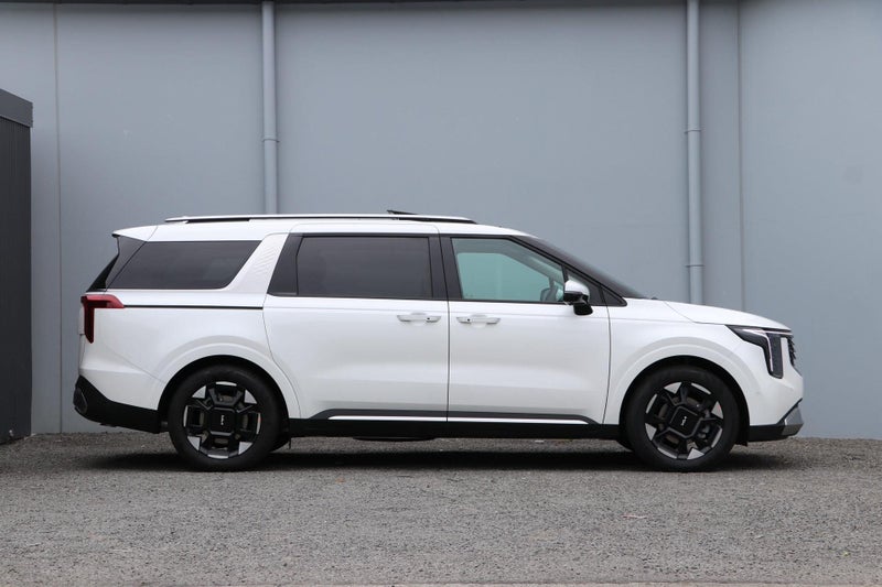 2025 Kia Carnival Premium 2.2 Diesel 8A/T image 3