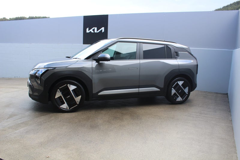 2025 Kia EV3 Earth Long Range 2WD image 2