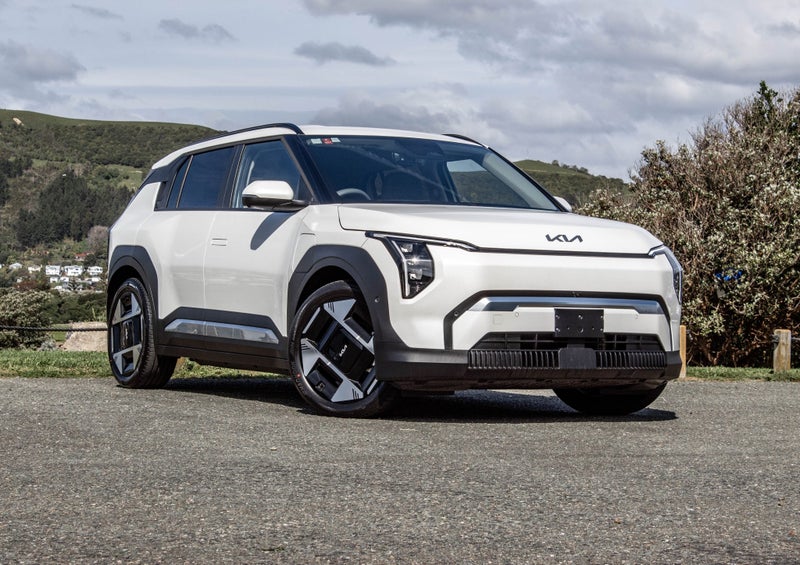 2025 Kia EV3 Earth LR 2WD image 1