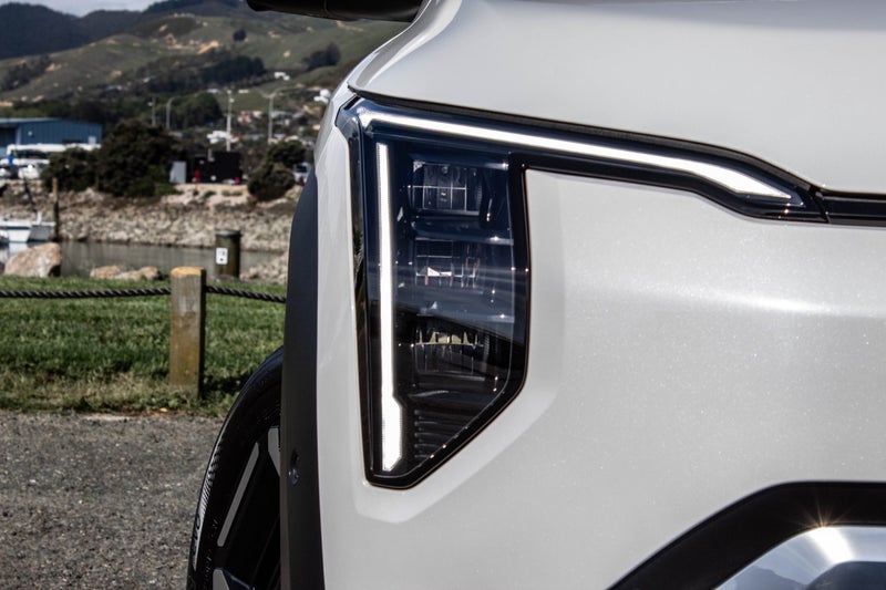 2025 Kia EV3 Earth LR 2WD image 2