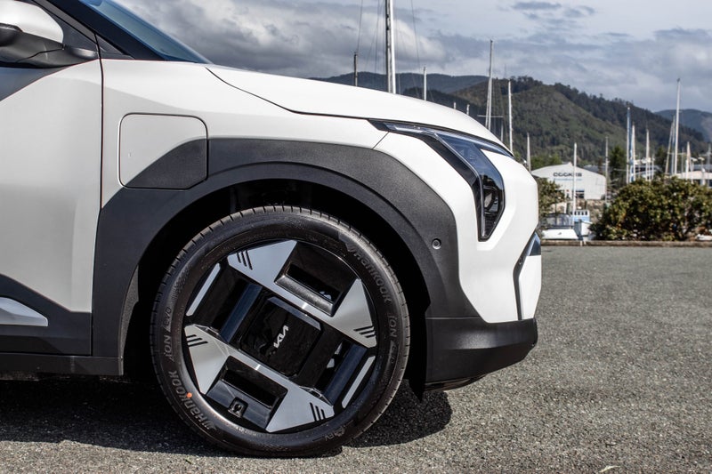 2025 Kia EV3 Earth LR 2WD image 4