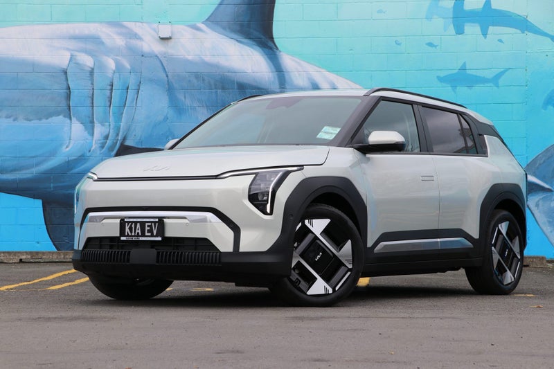 2025 Kia EV3 EARTH LR 2WD 81.4KWH image 3