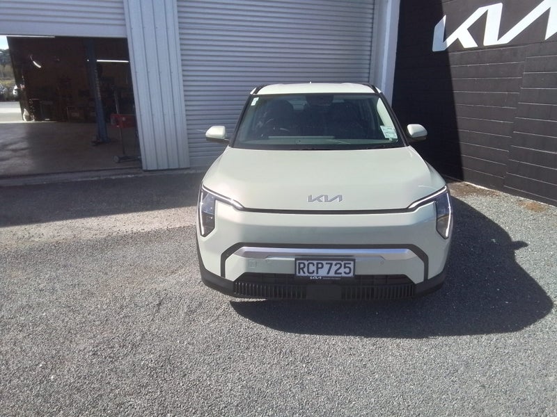 2025 Kia EV3 EV 3 Light L/R 2 WD image 2