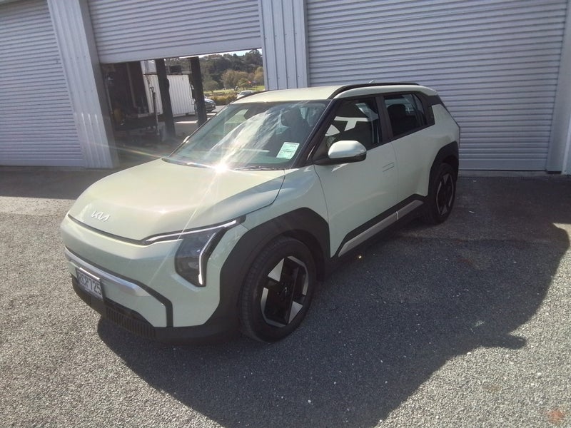 2025 Kia EV3 EV 3 Light L/R 2 WD image 3