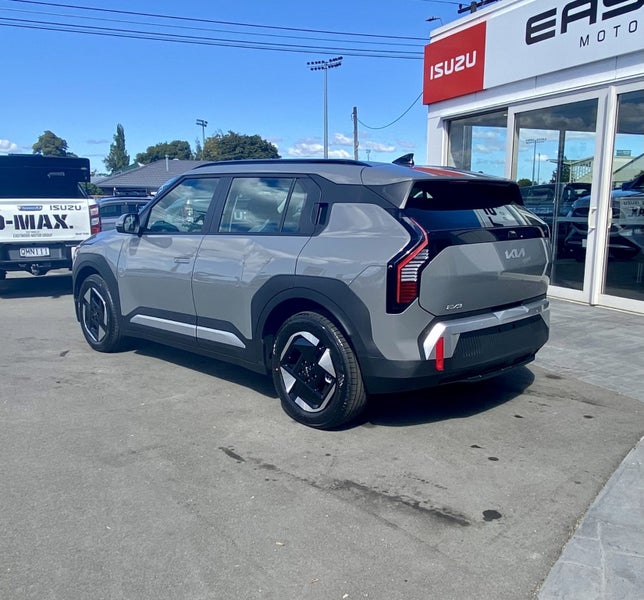 2025 Kia EV3 Light 2WD LR image 3