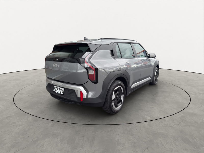 2025 Kia EV3 Light 2WD LR image 4