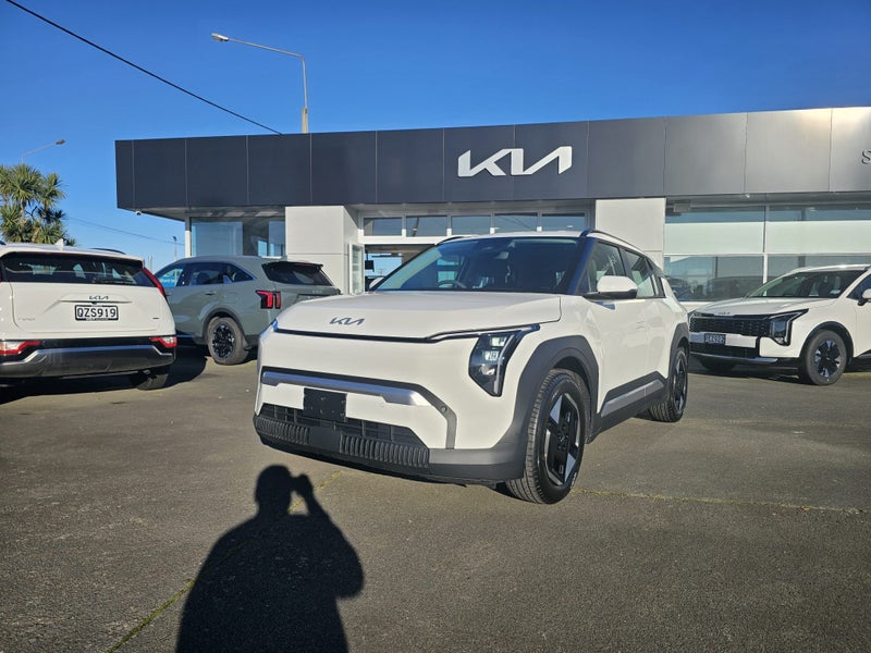 2025 Kia EV3 Light 2WD LR image 1