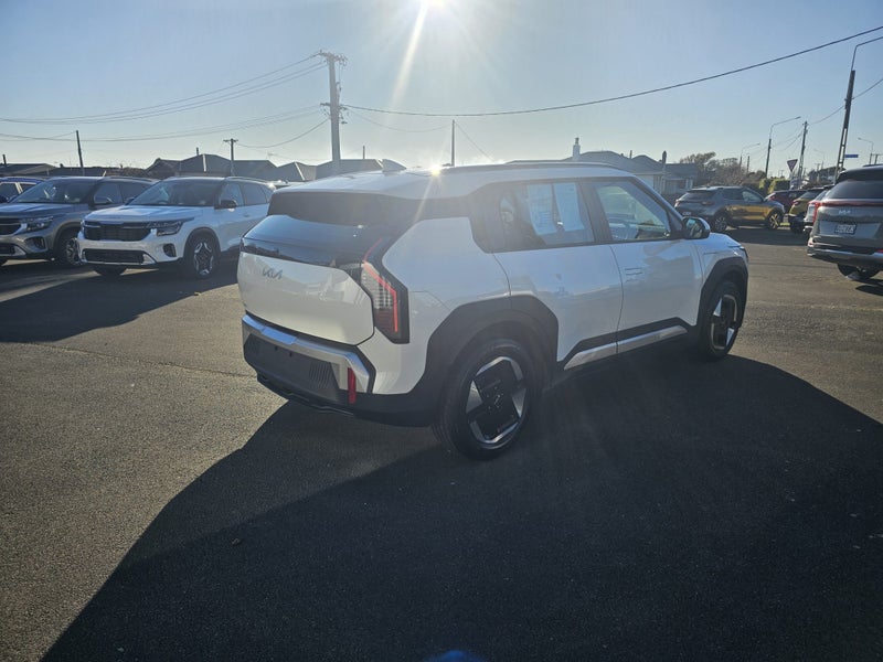 2025 Kia EV3 Light 2WD LR image 5