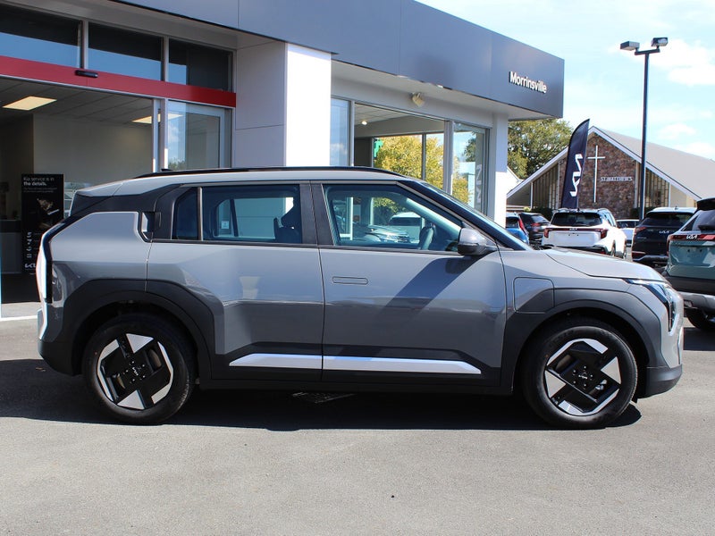 2025 Kia EV3 Light 2WD LR image 3