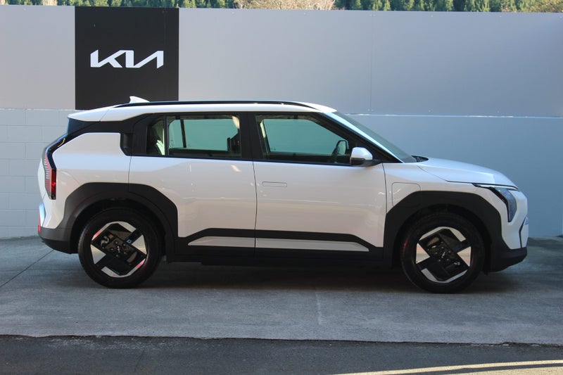 2025 Kia EV3 Light 81kWh *605km RANGE image 2