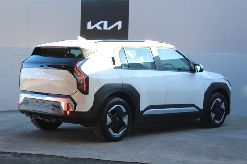 2025 Kia EV3 Light 81kWh *605km RANGE image 3