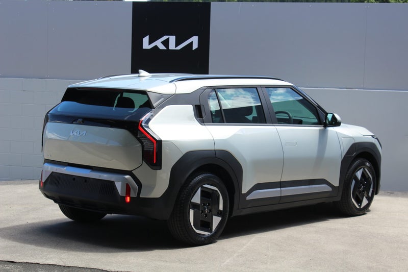 2025 Kia EV3 Light 81kWh *605km RANGE image 3