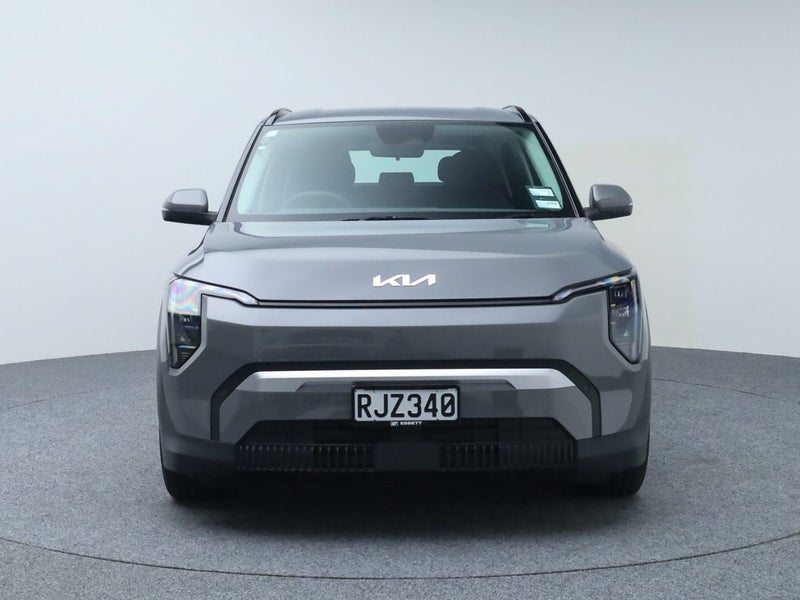 2025 Kia EV3 Light FWD LR image 2
