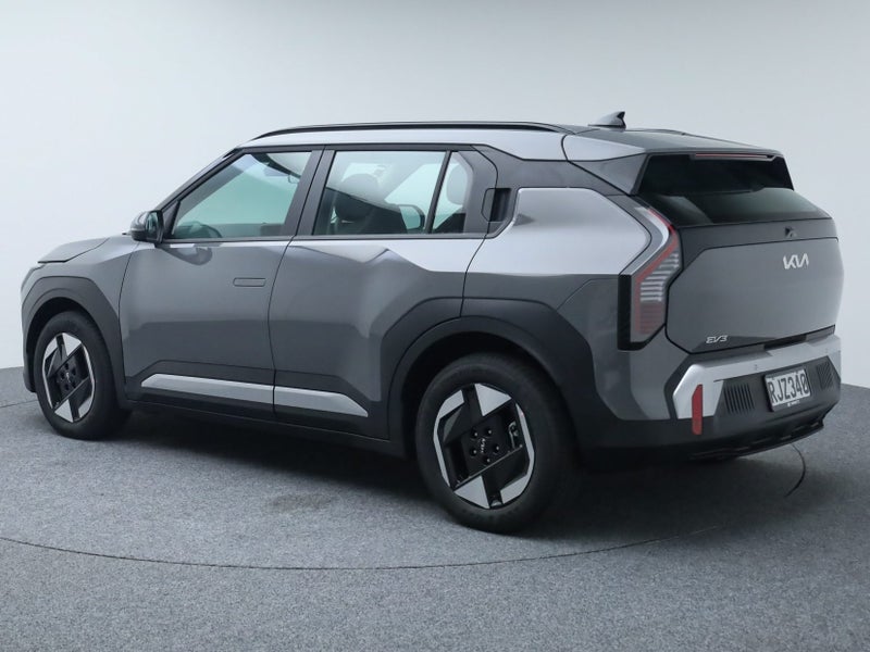 2025 Kia EV3 Light FWD LR image 5