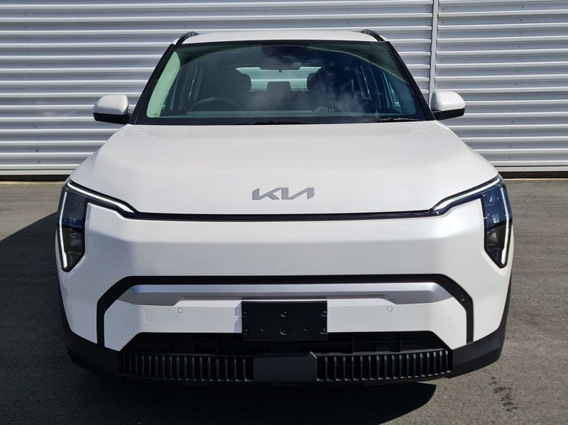 2025 Kia EV3 Light FWD LR image 2