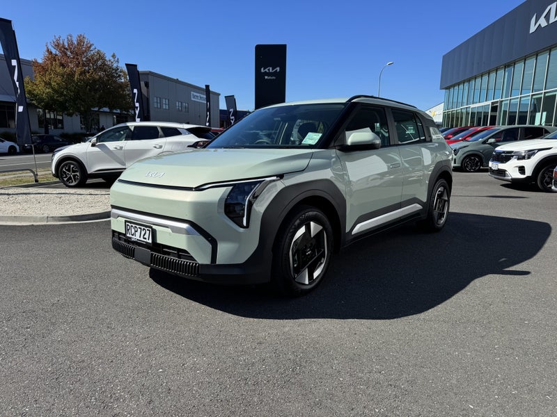 2025 Kia EV3 LIGHT LONG RANGE 2WD 81 KW . image 2