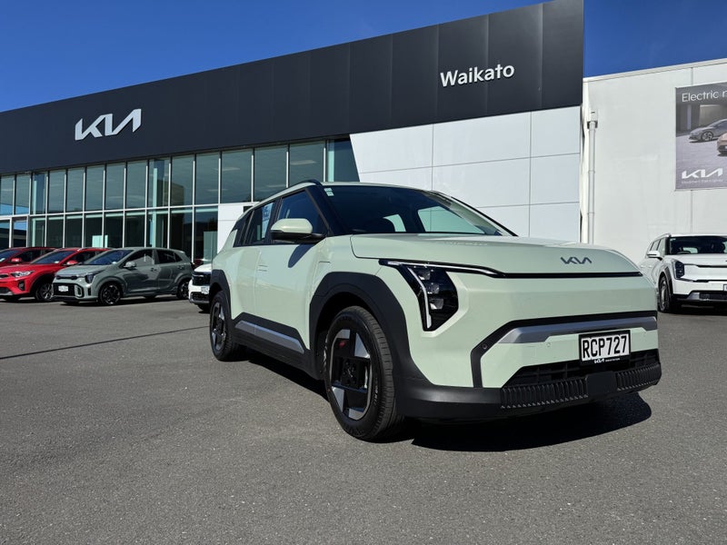 2025 Kia EV3 LIGHT LONG RANGE 2WD 81 KW . image 3