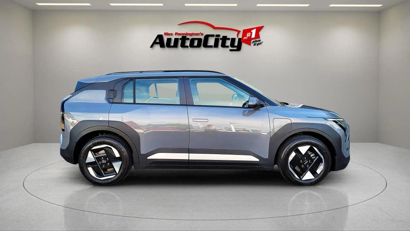 2025 Kia EV3 Light Long Range image 3