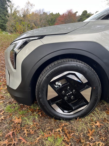 2025 Kia EV3 Light LR 2WD 81Kwh image 4