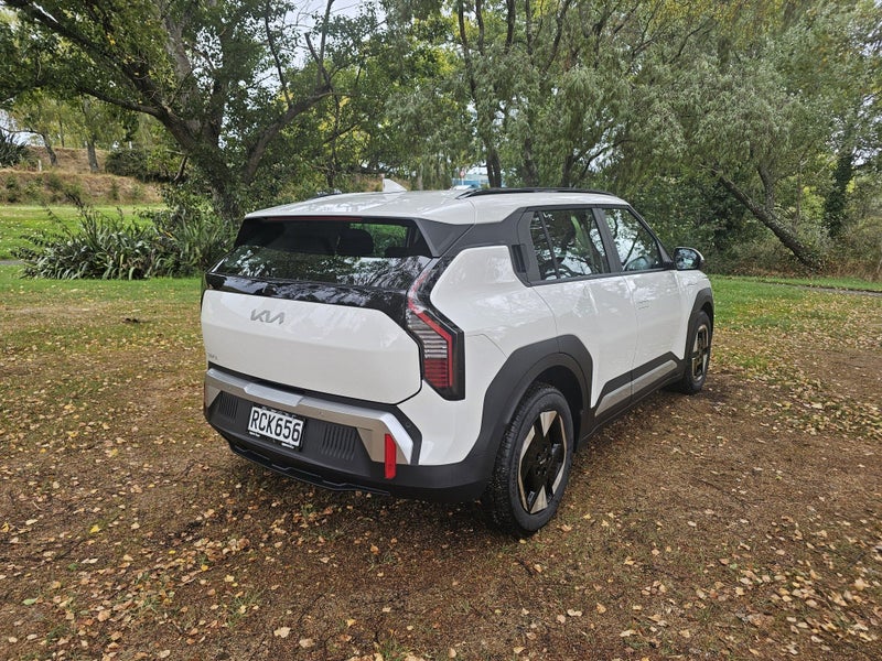 2025 Kia EV3 LIGHT LR 2WD 81KWH image 3