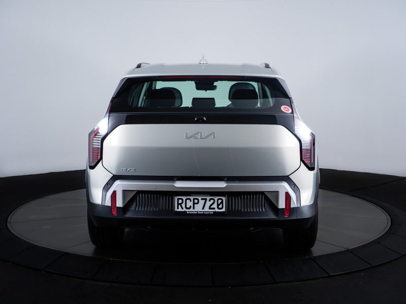 2025 Kia EV3 Light LR 88.1kWh Long Range image 4