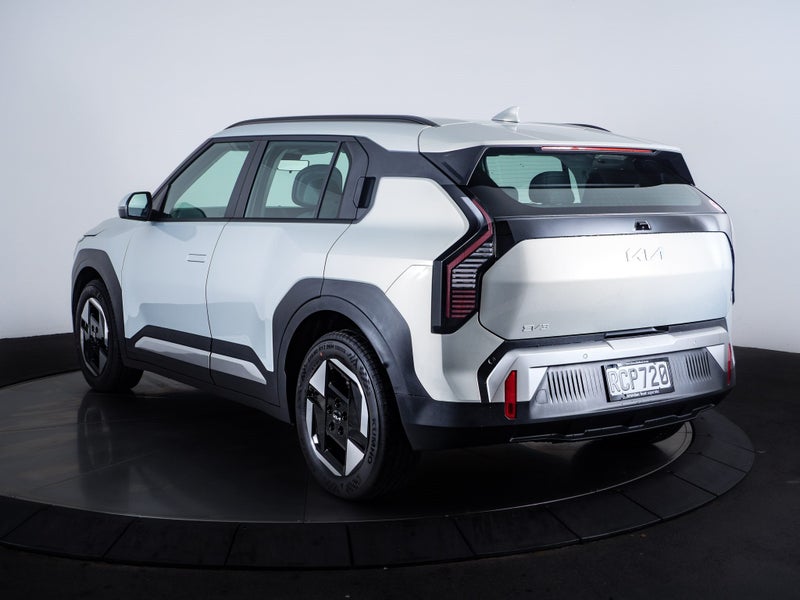 2025 Kia EV3 Light LR 88.1kWh Long Range image 5