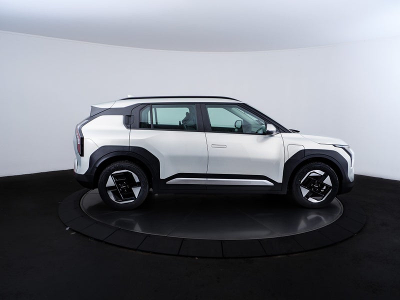 2025 Kia EV3 Light LR image 4