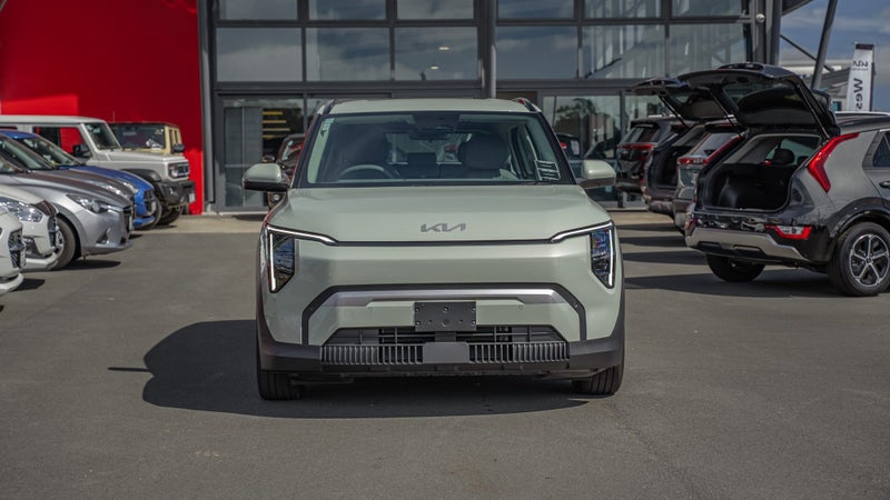 2025 Kia EV3 Light Sr 2Wd 58Kwh image 3