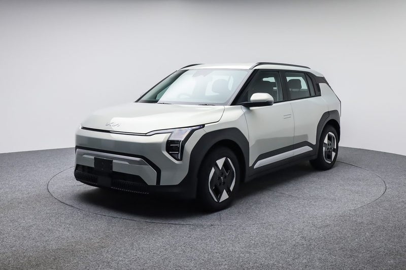 2025 Kia EV3 Light SR image 3