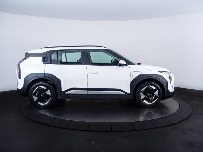 2025 Kia EV3 Light SR image 4