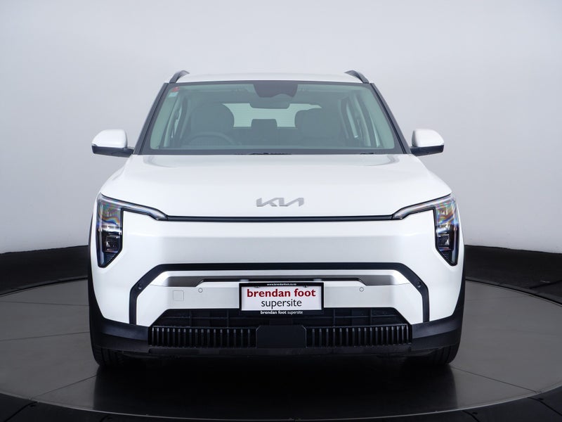 2025 Kia EV3 Light SR image 5