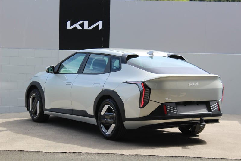 2025 Kia EV4 Light Long Range 2WD image 5