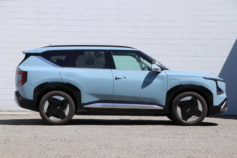 2025 Kia EV5 Earth Long Range AWD image 3