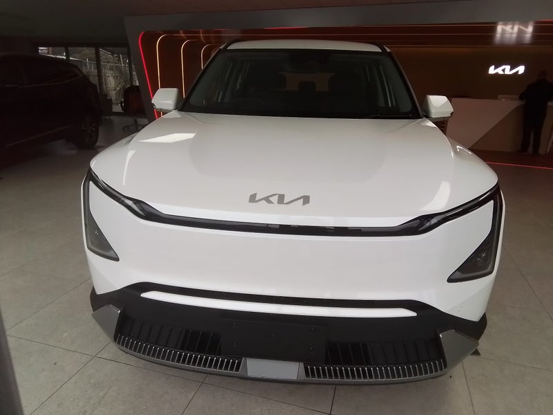 2025 Kia EV5 Light + image 2