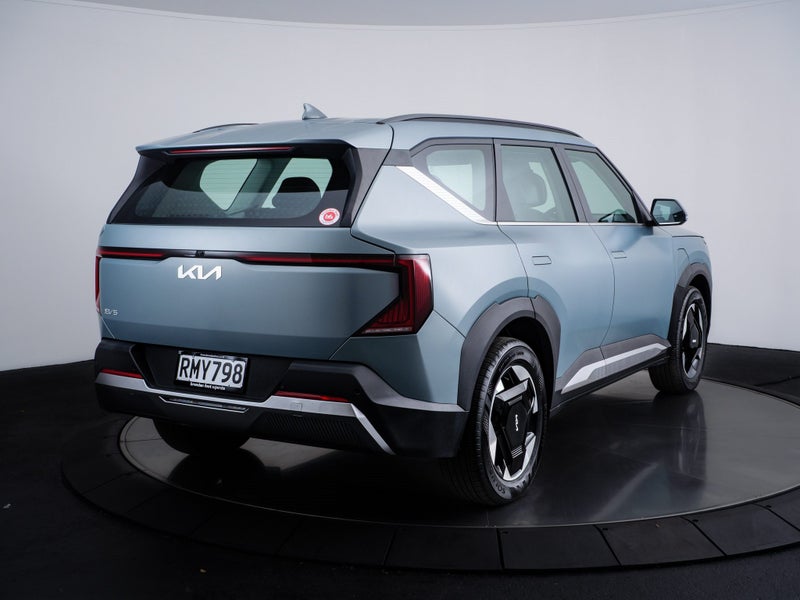 2025 Kia EV5 Light 881.kWH image 2