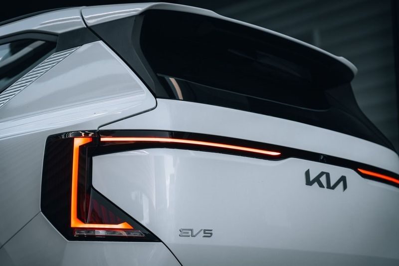 2025 Kia EV5 Light+ Long Range image 5
