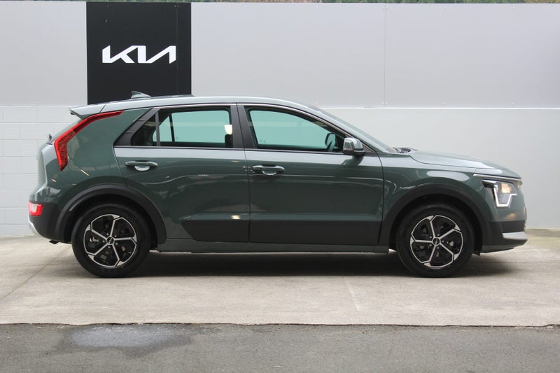 2025 Kia Niro HYBRID LIGHT - 1.6L Auto image 2