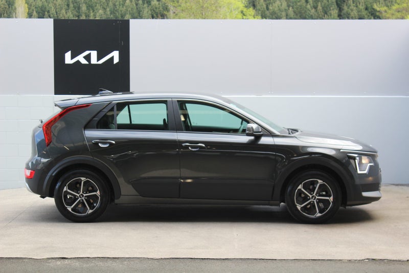 2025 Kia Niro HYBRID LIGHT - 1.6L Auto image 3
