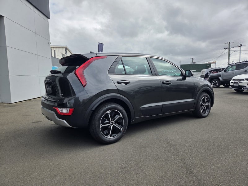 2025 Kia Niro LIGHT 1.6L HYBRID image 3