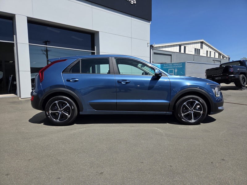 2025 Kia Niro LIGHT 1.6L HYBRID image 2