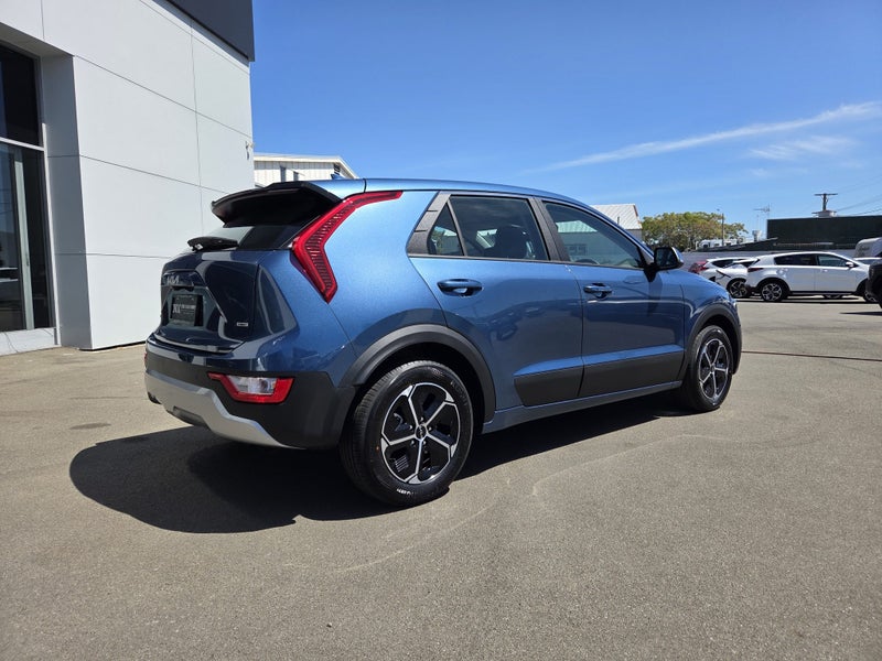 2025 Kia Niro LIGHT 1.6L HYBRID image 3