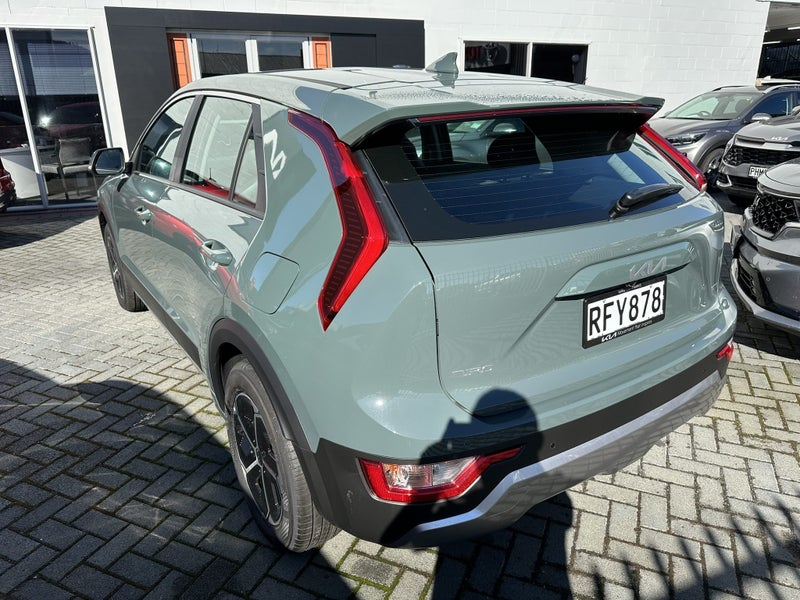2025 Kia Niro Light 1.6Ph/6Am image 4