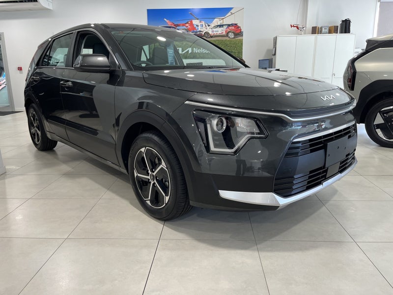 2025 Kia Niro Light 1.6PH/6AM image 1