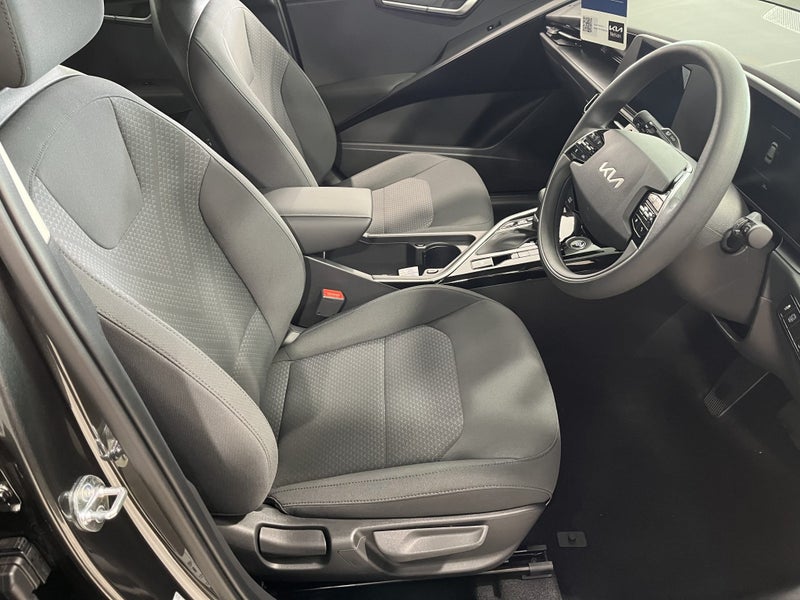 2025 Kia Niro Light 1.6PH/6AM image 5